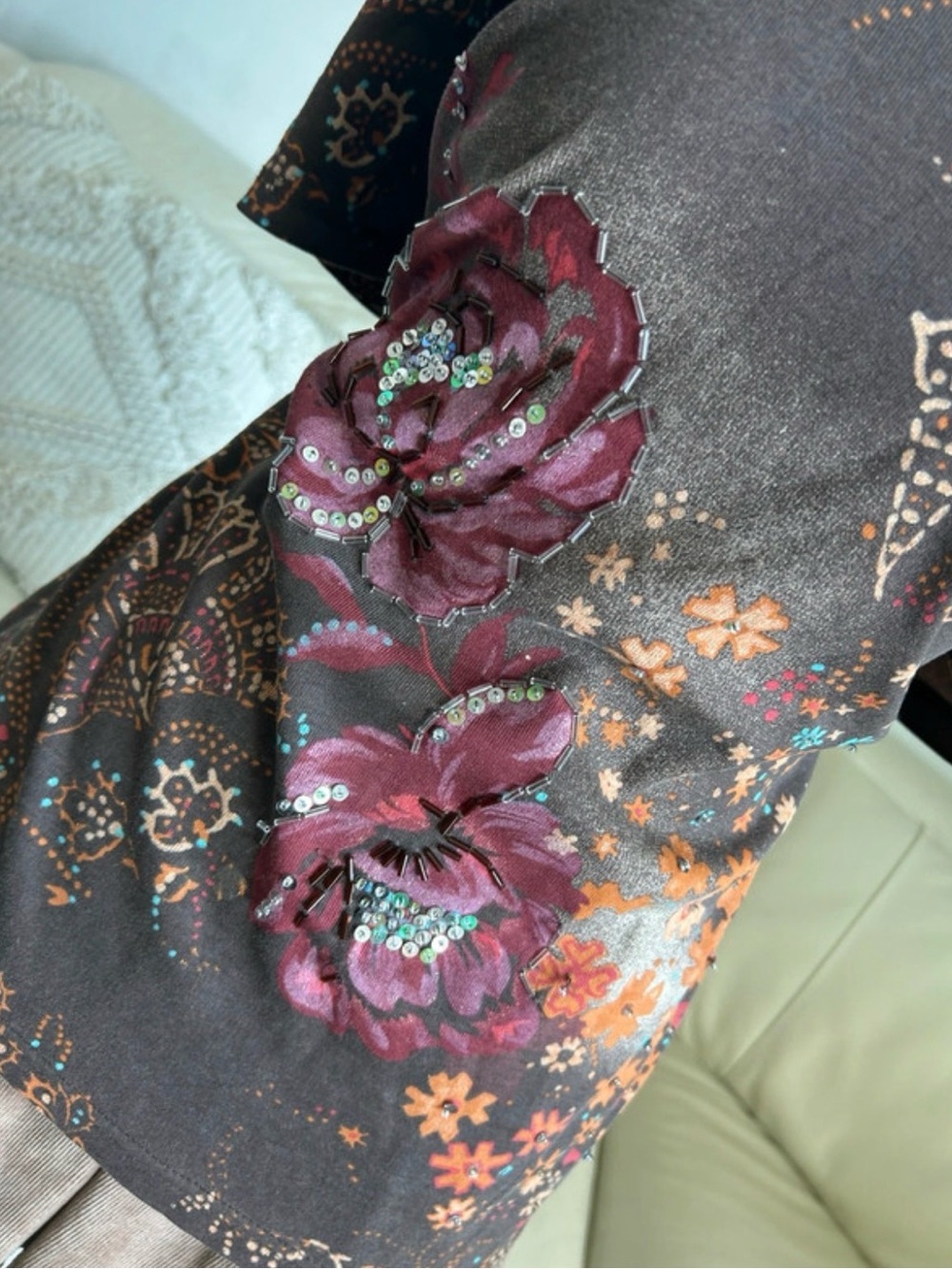 Gloria Vanderbilt Brown Tee with Burgundy Floral Appliqué - Picture 3 of 5